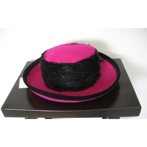 Vintage 80s Fedora Hat NWT Wool Black Feather Trim By Gantos - Picture 1 of 10